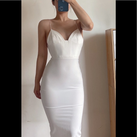 Alex Perry - Picture 7 of 8